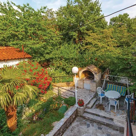 1 Bedroom Cozy In Apartament Kraljevica