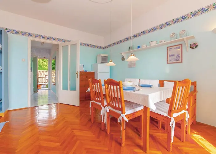 Apartment 1 Bedroom Cozy In