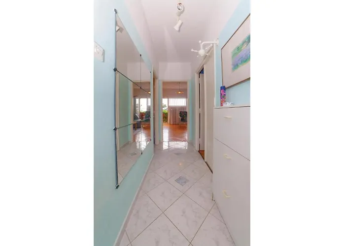 1 Bedroom Cozy In *