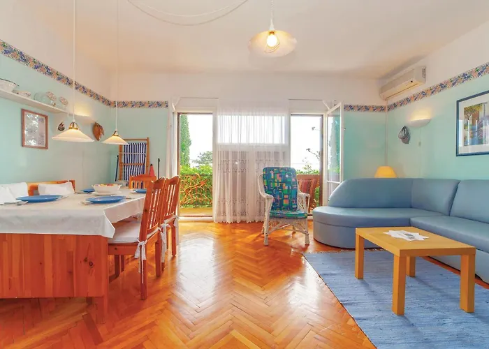 1 Bedroom Cozy In Apartment *