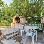 1 Bedroom Cozy In