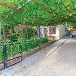 1 Bedroom Cozy In Appartement Kraljevica