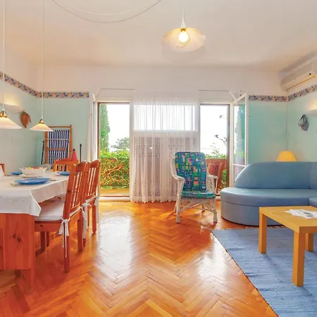 Stunning In With Kitchen Apartament *